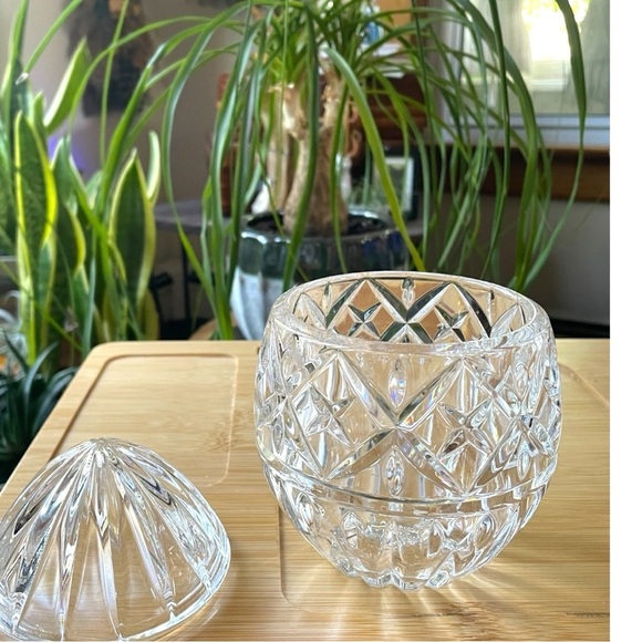 Mikasa egg shaped jar with lid, vintage crystal, no flaws, difficult to find - Picture 4 of 5